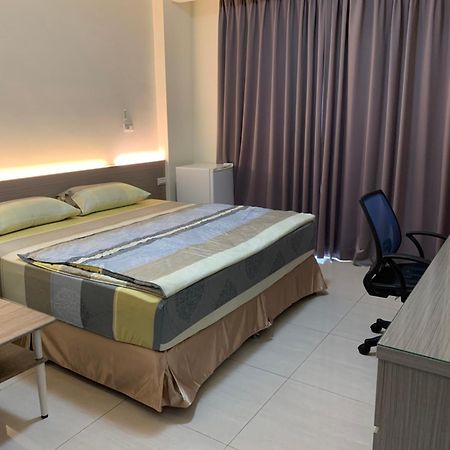 Emerald Diamond Building 2 Zhunan Екстер'єр фото
