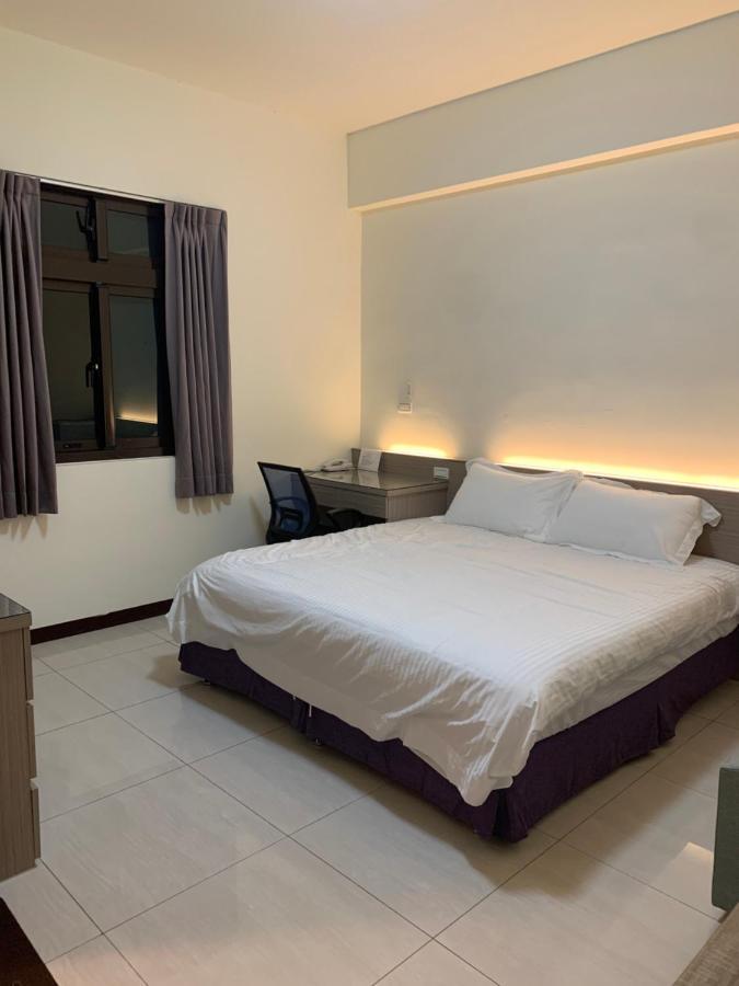 Emerald Diamond Building 2 Zhunan Екстер'єр фото