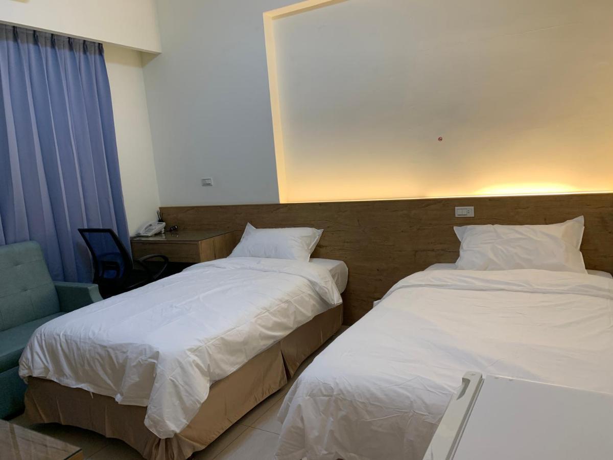 Emerald Diamond Building 2 Zhunan Екстер'єр фото