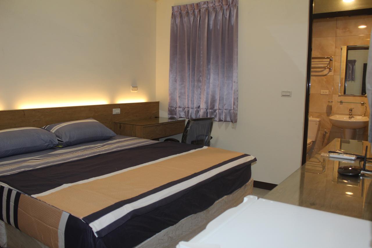 Emerald Diamond Building 2 Zhunan Екстер'єр фото